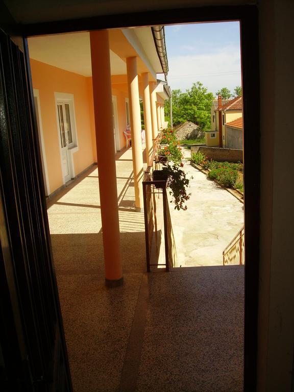 Apartments Anka Privlaka  Extérieur photo