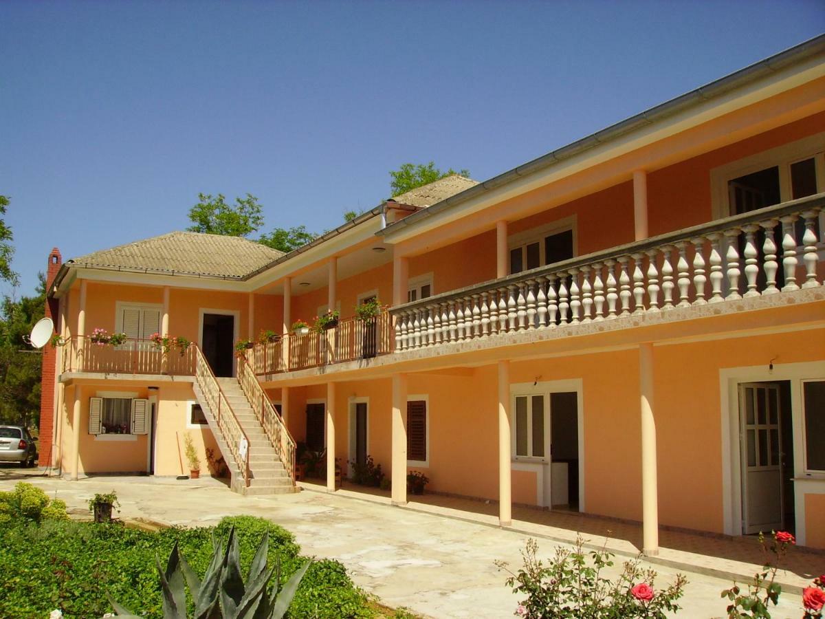 Apartments Anka Privlaka  Extérieur photo